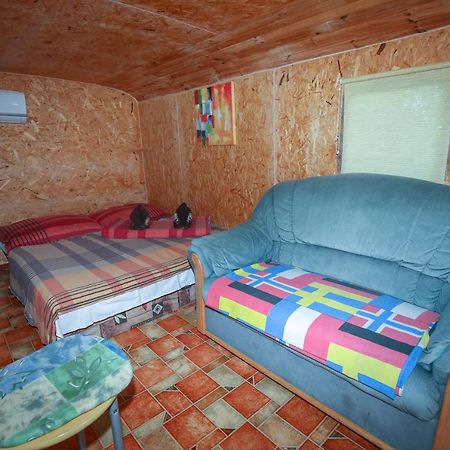 Karavan Štúrovo Exterior foto